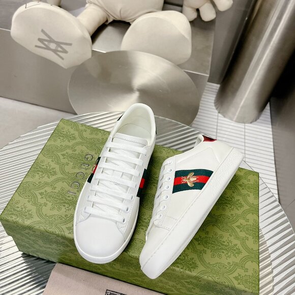 Gucci Ace Bee Embroidered White Leather Sneakers - Picture 5 of 6